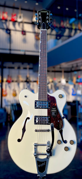 GRETSCH G2622T STREAMLINER CENTER BLOCK DOUBLE-CUT WITH BIGSBY - VINTAGE WHITE