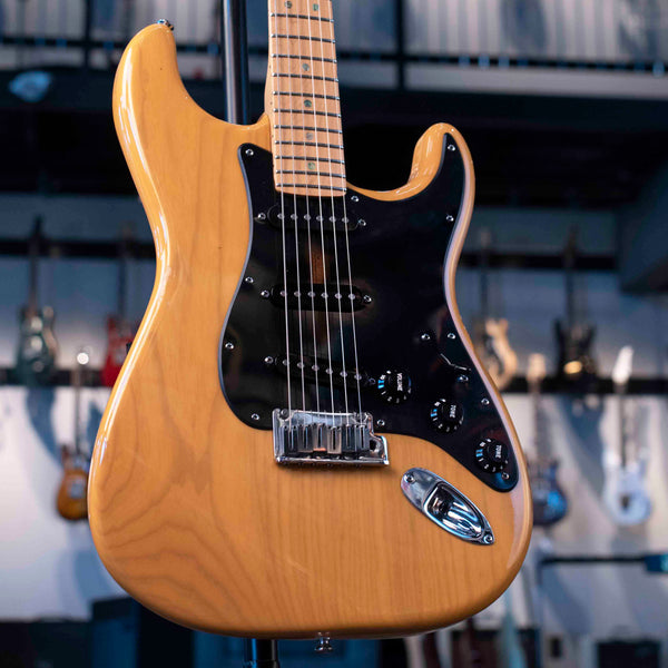 USED FENDER AMERICAN DELUXE ASH STRATOCASTER -  BUTTERSCOTCH BLONDE WITH CASE