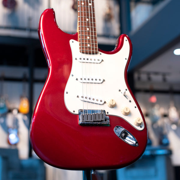 USED FENDER AMERICAN STANDARD STRATOCASTER 1996 RED MATCHING HEADSTOCK W/CASE