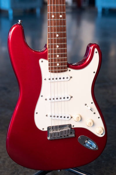 USED FENDER AMERICAN STANDARD STRATOCASTER 1996 RED MATCHING HEADSTOCK W/CASE