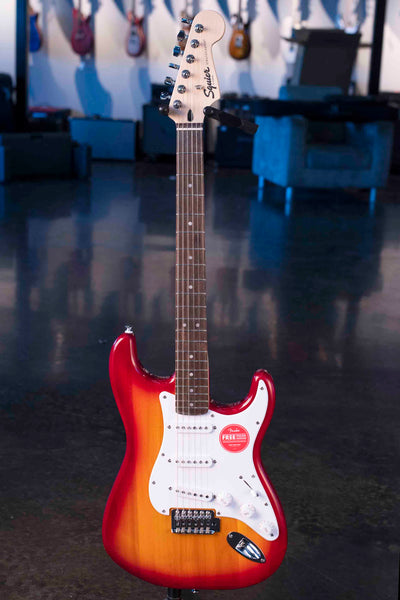 SQUIER SONIC STRATOCASTER - SIENNA SUNBURST