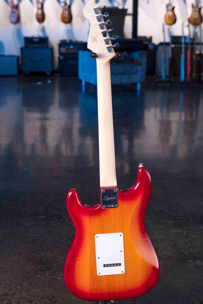 SQUIER SONIC STRATOCASTER - SIENNA SUNBURST