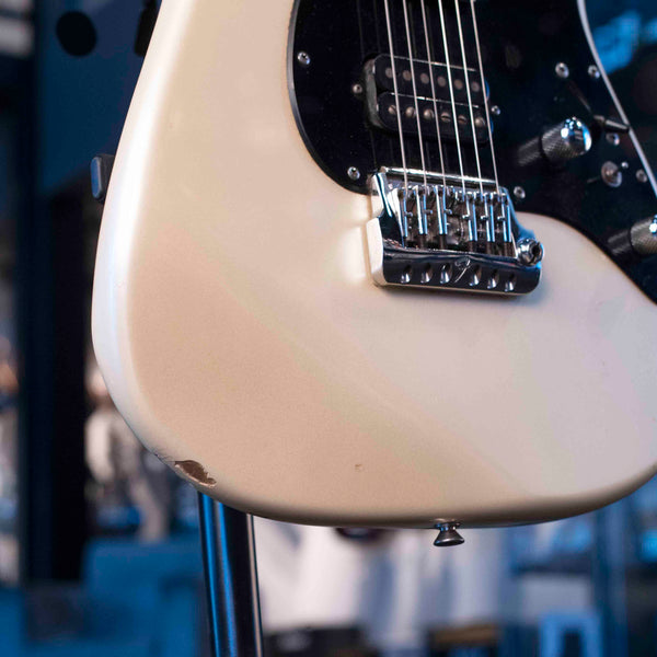 USED FENDER  STRATOCASTER 1987 -  MADE IN JAPAN - PEARL WHITE WITH CASE