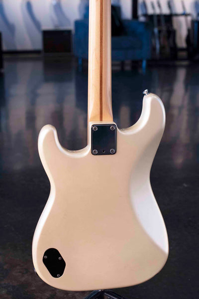 USED FENDER  STRATOCASTER 1987 -  MADE IN JAPAN - PEARL WHITE WITH CASE