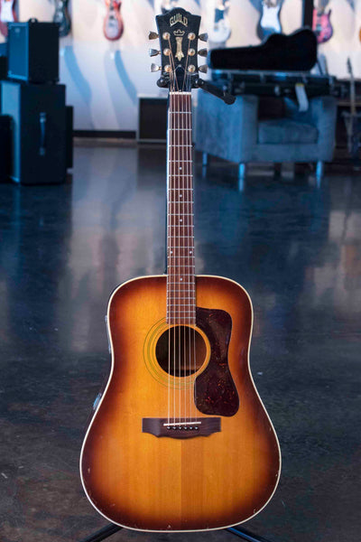 VINTAGE GUILD D-40 - SUNBURST 1977