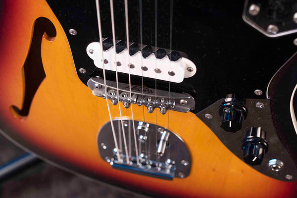 USED FENDER JAGUAR THINLINE MIJ FSR - SUNBURST WITH CASE AND MASTERY BRIDGE