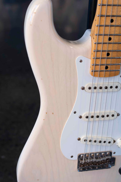 USED FENDER CUSTOM SHOP 2016 '58 STRATOCASTER JOURNEYMAN RELIC WHITE BLONDE WITH CASE