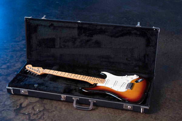 USED FENDER AMERICAN STRATOCASTER 1987 - WITH ORIGINAL CASE