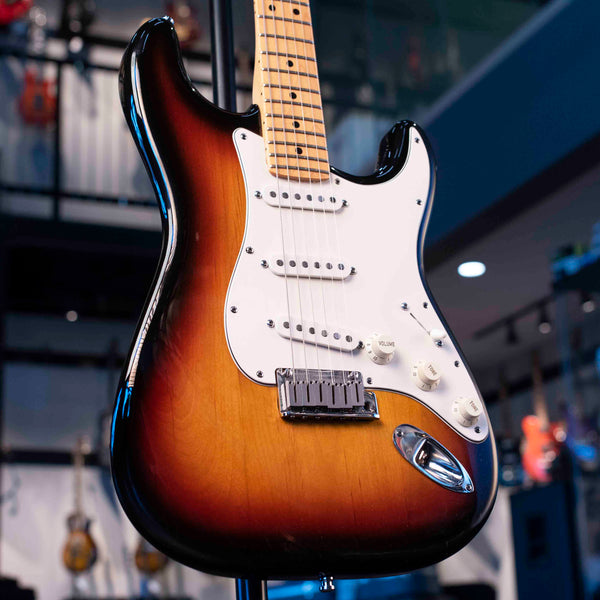 USED FENDER AMERICAN STRATOCASTER 1987 - WITH ORIGINAL CASE