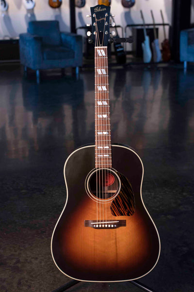 USED GIBSON CUSTOM 1942 BANNER SOUTHERN JUMBO - VINTAGE SUNBURST WITH CASE