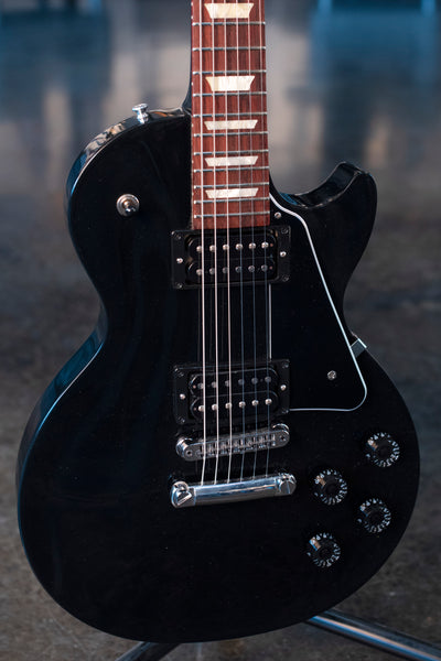 USED GIBSON LES PAUL STUDIO 2021 W/CASE
