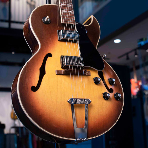 VINTAGE 1975 GIBSON ES-175 WITH CASE