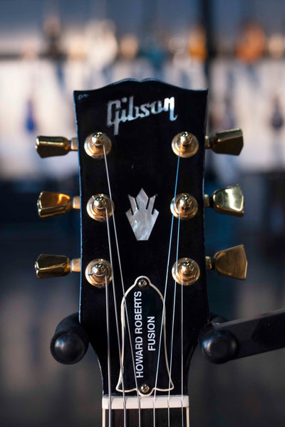 USED GIBSON 1997 HOWARD ROBERTS FUSION III WITH CASE