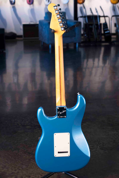 USED FENDER AMERICAN PROFESSIONAL CLASSIC STRATOCASTER - FADED LAKE PLACID BLUE WITH CASE