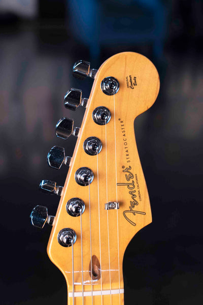 USED FENDER AMERICAN PROFESSIONAL CLASSIC STRATOCASTER - FADED LAKE PLACID BLUE WITH CASE