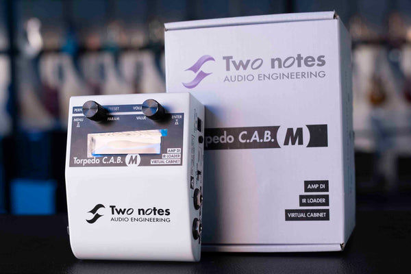 USED TWO NOTES CAB M WITH BOX