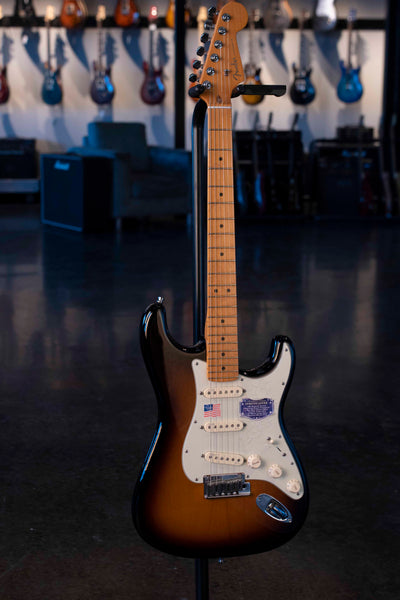 USED FENDER 60TH ANNIVERSARY AMERICAN DELUXE STRATOCASTER SB WITH TWEED CASE