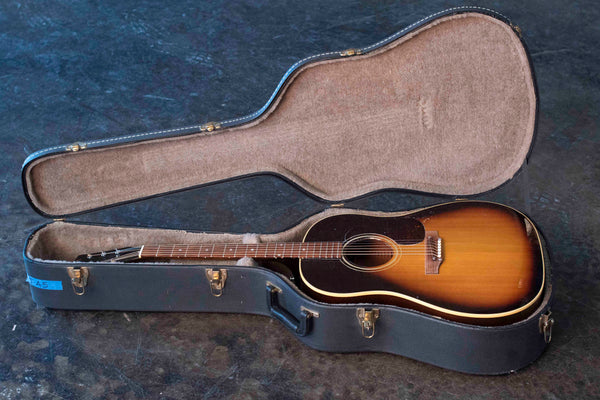 VINTAGE GIBSON J-45  1968 W/CASE