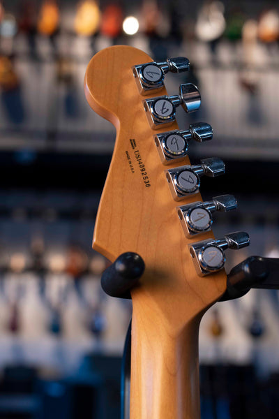 USED FENDER 60TH ANNIVERSARY AMERICAN DELUXE STRATOCASTER SB WITH TWEED CASE