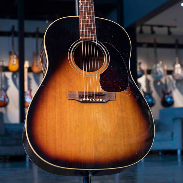 VINTAGE GIBSON J-45  1968 W/CASE