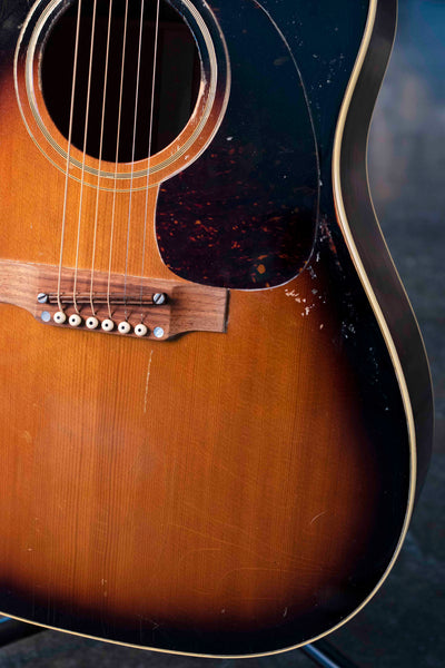 VINTAGE GIBSON J-45  1968 W/CASE