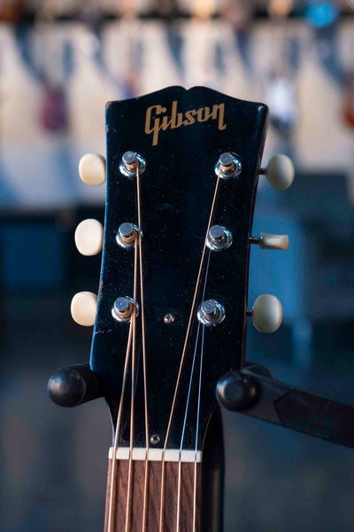 VINTAGE GIBSON J-45  1968 W/CASE