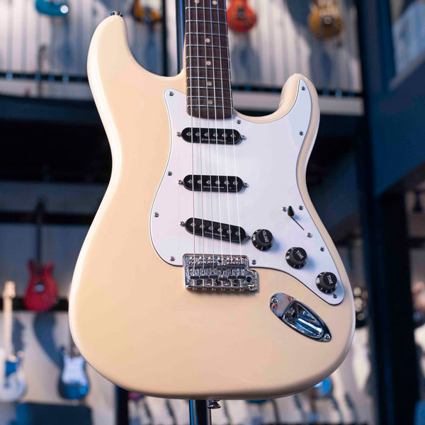 USED SQUIER STRATOCASTER