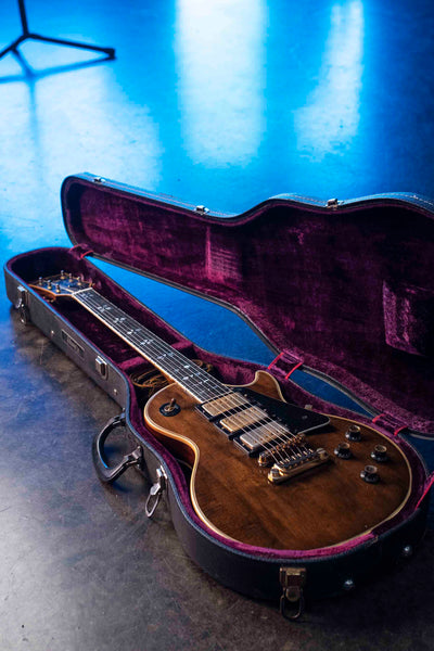 VINTAGE GIBSON LES PAUL ARTISAN WITH ORIGINAL CASE