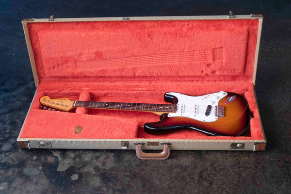 USED FENDER AMERICAN VINTAGE ’62 STRATOCASTER 3TSB WITH CASE