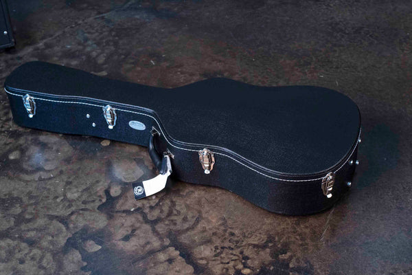 MARTIN D-18 STANDARD SERIES WITH CASE