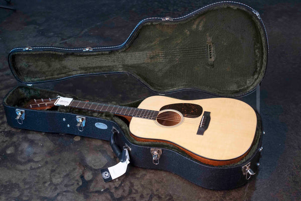 MARTIN D-18 STANDARD SERIES WITH CASE