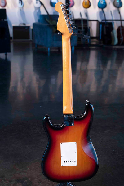 USED FENDER AMERICAN VINTAGE ’62 STRATOCASTER 3TSB WITH CASE