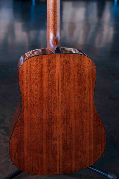MARTIN D-18 STANDARD SERIES WITH CASE