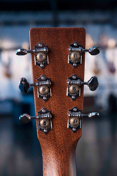 MARTIN D-18 STANDARD SERIES WITH CASE