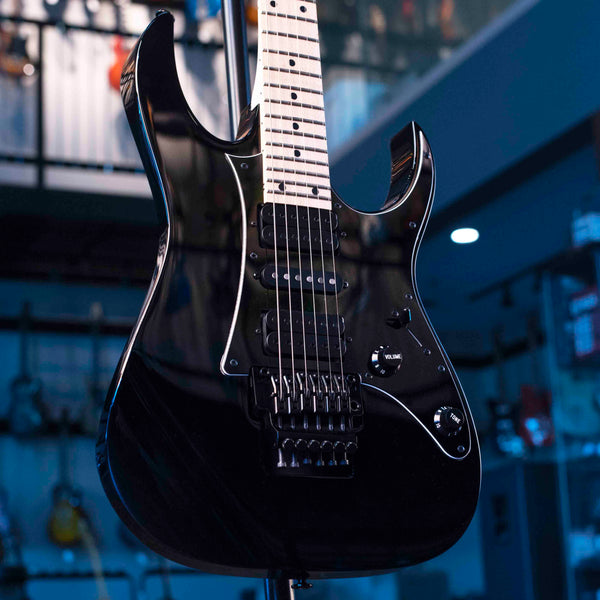 USED IBANEZ RG550 GENESIS COLLECTION - BLACK WITH HARDSHELL IBANEZ CASE