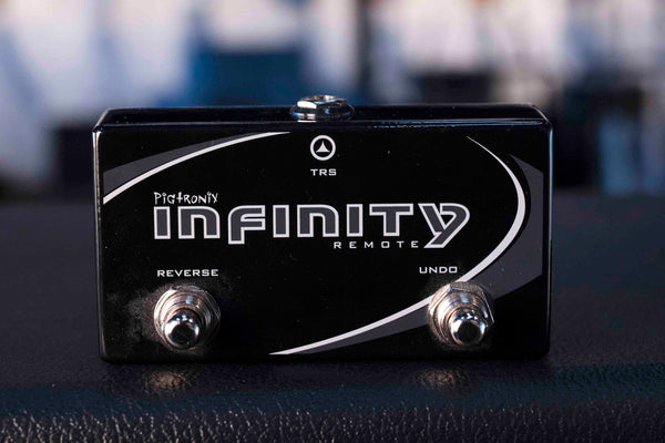 USED PIGTRONIX INFINITY LOOPER WITH REMOTE, POWER ADAPTOR AND BOX