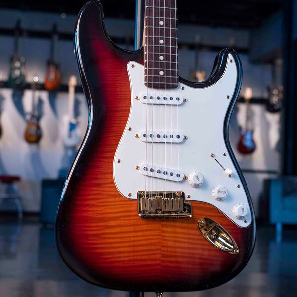 VINTAGE FENDER 1996 50TH ANNIVERSARY AMERICAN STRATOCASTER - WITH CASE