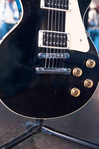 VINTAGE 1979 GIBSON LES PAUL STANDARD - EBONY WITH CASE