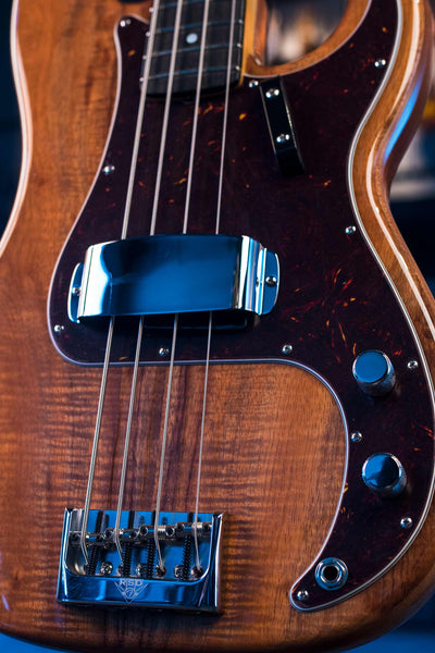 FENDER CUSTOM SHOP ARTISAN KOA PRECISION BASS NOS