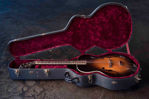 VINTAGE CROMWELL G-4 ARCHTOP WITH CASE