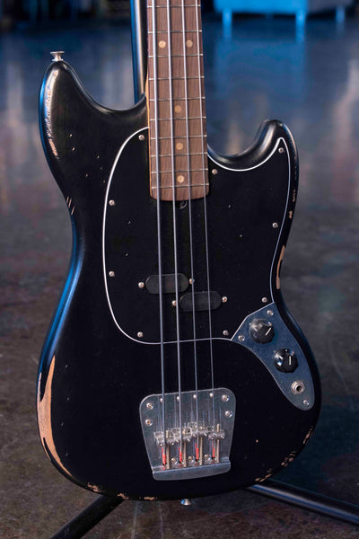 USED FENDER JMJ ROAD WORN MUSTANG BASS BLACK W/GIGBAG