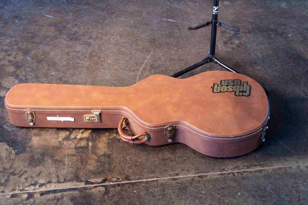 USED GIBSON ES-135 - 1999 SUNBURST WITH CASE