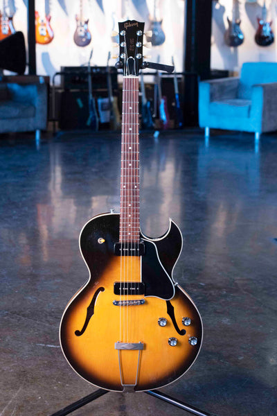 USED GIBSON ES-135 - 1999 SUNBURST WITH CASE