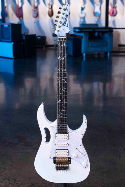 USED IBANEZ JEM7VP STEVE VAI PREMIUM SIGNATURE WITH CASE AND DIMARIZIO UTOPIA PICKUPS