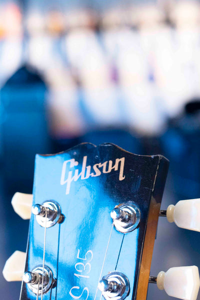 USED GIBSON ES-135 - 1999 SUNBURST WITH CASE