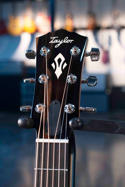 TAYLOR GOLD LABEL 517E TROPICAL MAHOGANY - SUNBURST WITH CASE