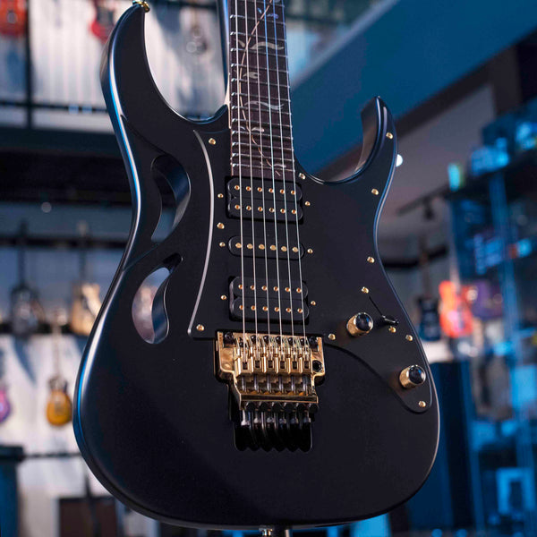USED IBANEZ PIA STEVE VAI SIGNATURE - BLACK WITH CASE