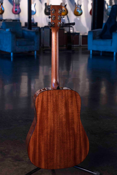 MARTIN  D-18 MOLLY TUTTLE WITH CASE