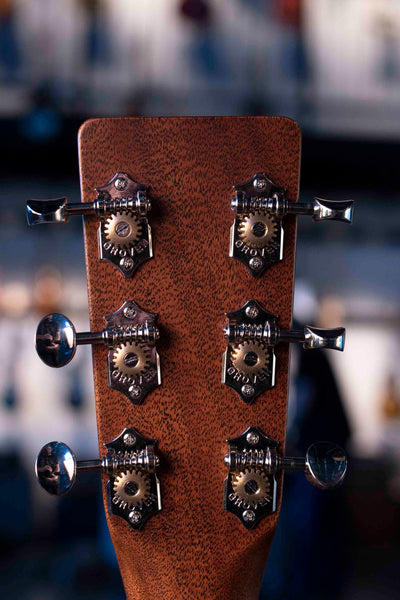 MARTIN  D-18 MOLLY TUTTLE WITH CASE