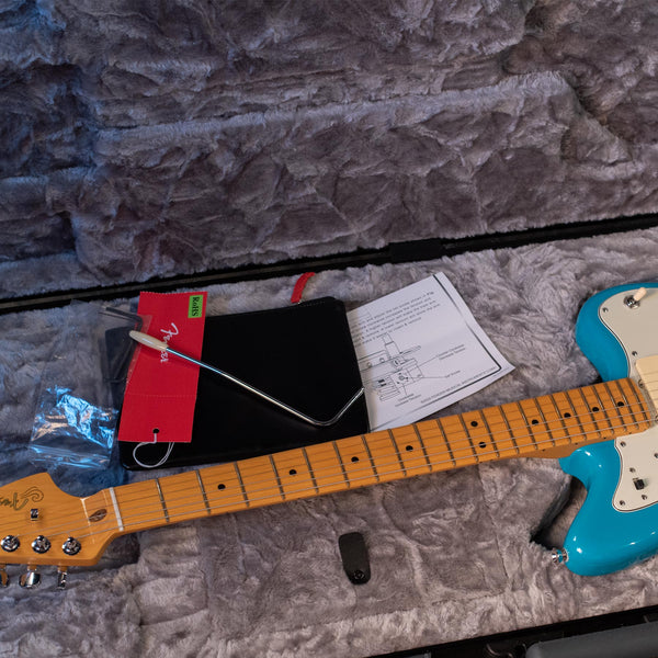 FENDER AMERICAN PROFESSIONAL II JAZZMASTER - MIAMI BLUE *DEMO*